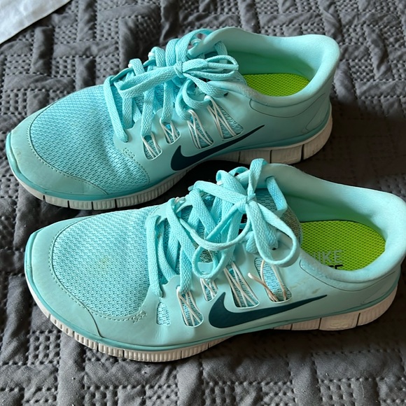 Nike sneakers - Picture 2 of 7